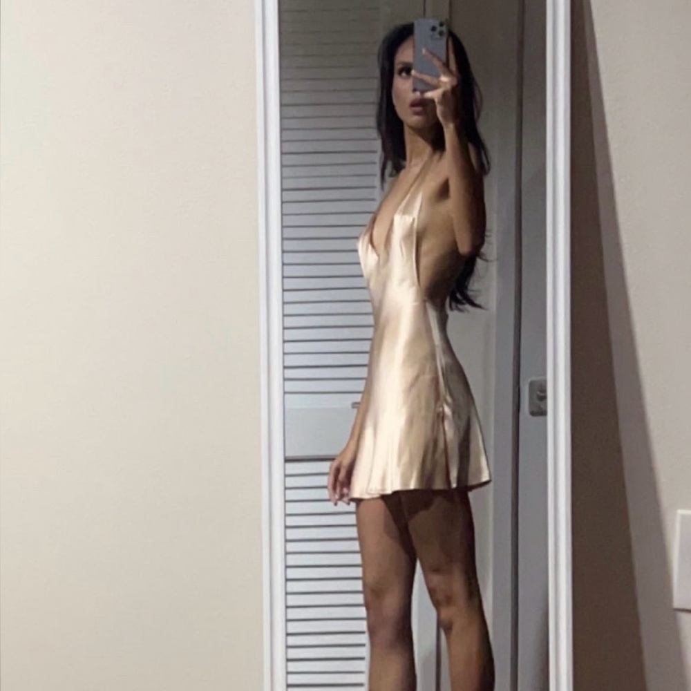 ARE YOU AM I dress